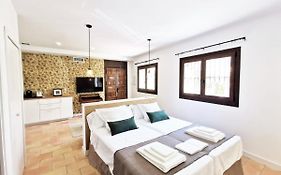Apartamentos Tres Llaves Palacio de Vela de los Cobos